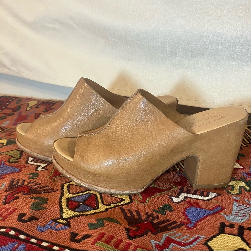 Kork-Ease Tan Leather Open-Toe Clog Mules